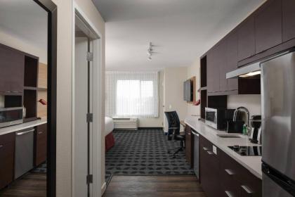 TownePlace Suites by Marriott Tampa South - image 4