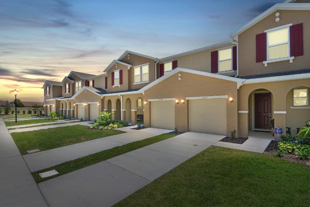 Four Bedroom with GameRoom 5150A - main image