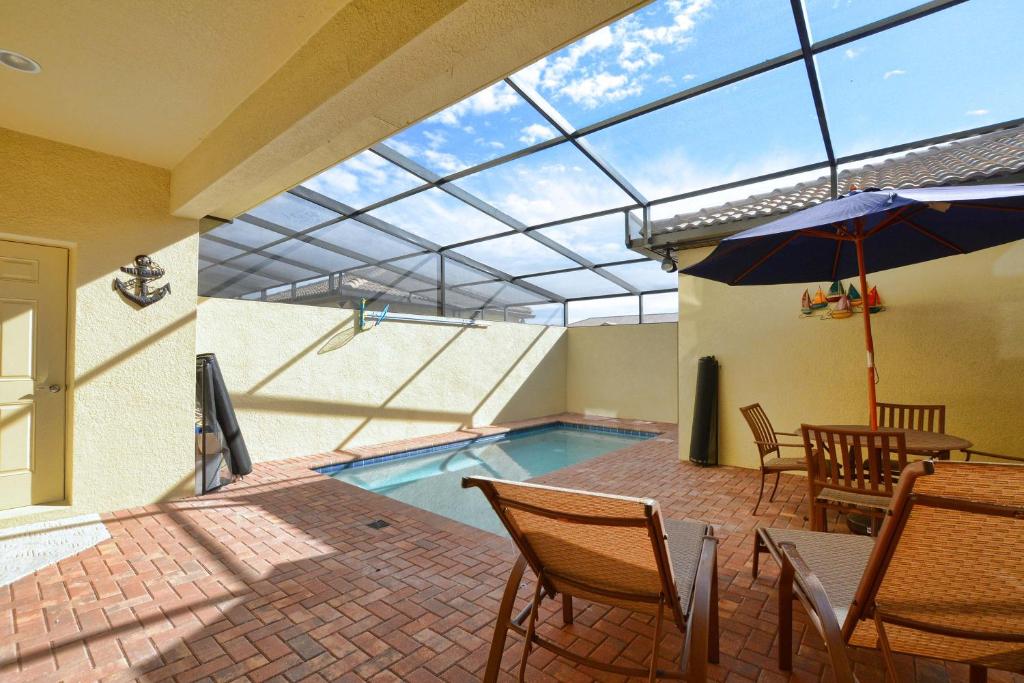 Windsor-5 Bed Townhouse w/splashpool-3804WW - main image