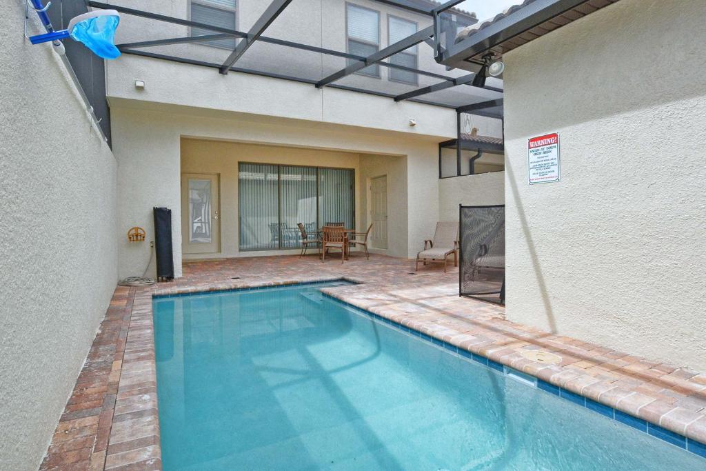 Windsor-5 Bed Townhouse w/splashpool-3811WW - main image