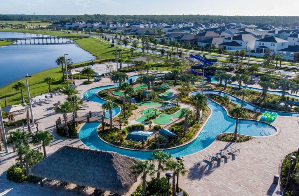 Mickey invite Larges Groups on Unique Side By Side Pool Homes Just Few Steps From Disney World Entrance - image 4