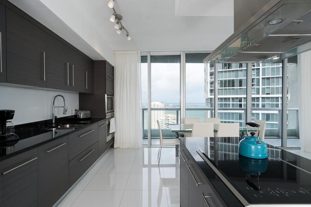 ICON Brickell residences - image 2