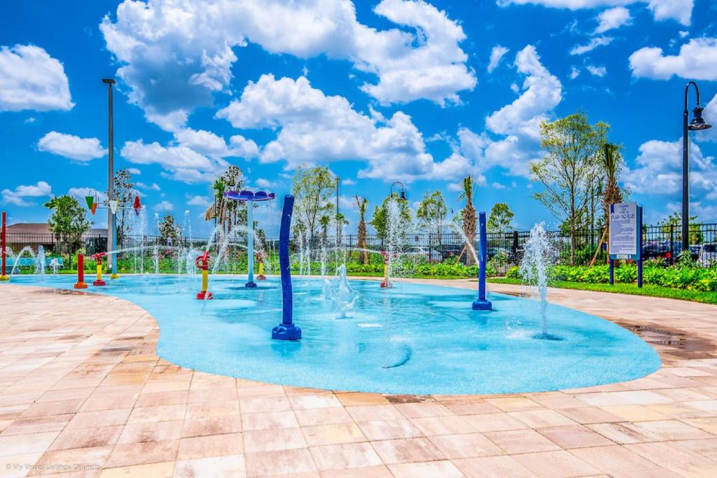 A Piece of Heaven Doorsteps to Disney World and Water Park with Lazy River - image 4