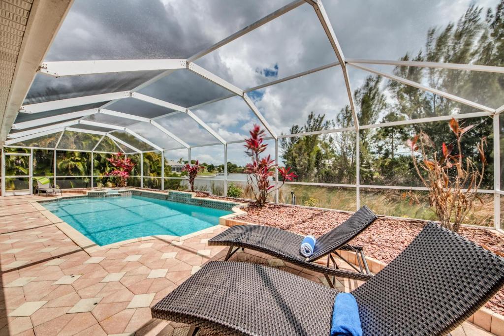 Villa On The Lake Cape Coral - image 4