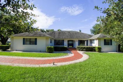 Beautiful Lakeview home Florida