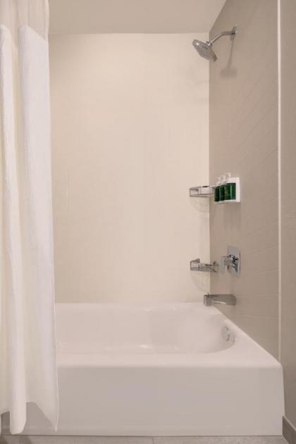 Fairfield Inn & Suites by Marriott Tampa Wesley Chapel - image 3