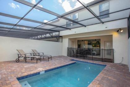 Luxury 5 Bedroom w/ Private Pool Close to Disney 8875 - image 5