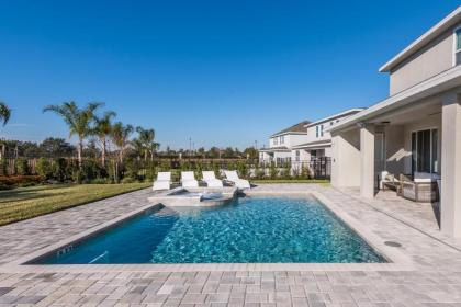 Striking Home with Games  Outdoor Kitchen near Disney   2003 Kissimmee Florida