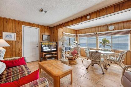 Gulf Pearl 2 Bedrooms Beach Front Gas Grill Sleeps 7 - image 4