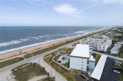 Starboard Light 1 2 Bedrooms Pool Access WiFi Pool table Sleeps 6 Ormond Beach