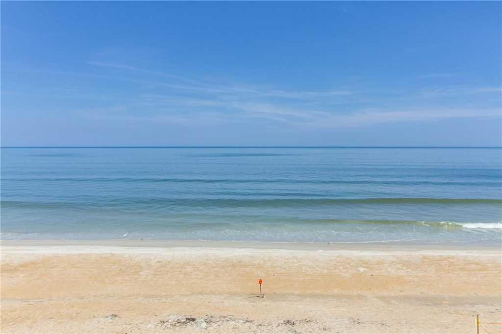 Beach Daze 4 Bedrooms Private Heated Pool Pets WiFi Hot Tub Sleeps 11 - image 3