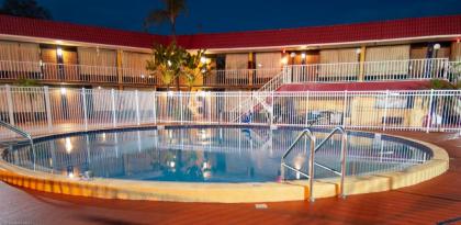 Express Inn & Suites - 5 Miles from St Petersburg Clearwater Airport - image 4