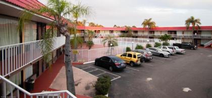 Express Inn & Suites - 5 Miles from St Petersburg Clearwater Airport - image 5