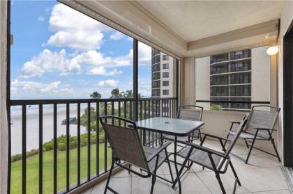 Sandarac B503 2 Bedrooms Gulf Front Elevator Pool WiFi Sleeps 4 Fort myers Beach