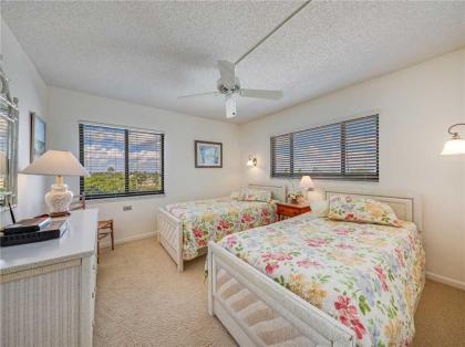 Sandarac B511 2 Bedrooms Gulf Front Pool Access WiFi Sleeps 6 - image 3