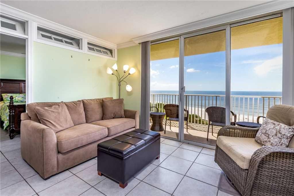 Estero Beach & Tennis 805A1 Bedroom Sleeps 4 Heated Pool Elevator - image 2