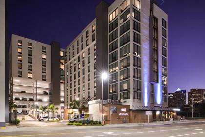 Hampton Inn Tampa Downtown Channel District - image 2