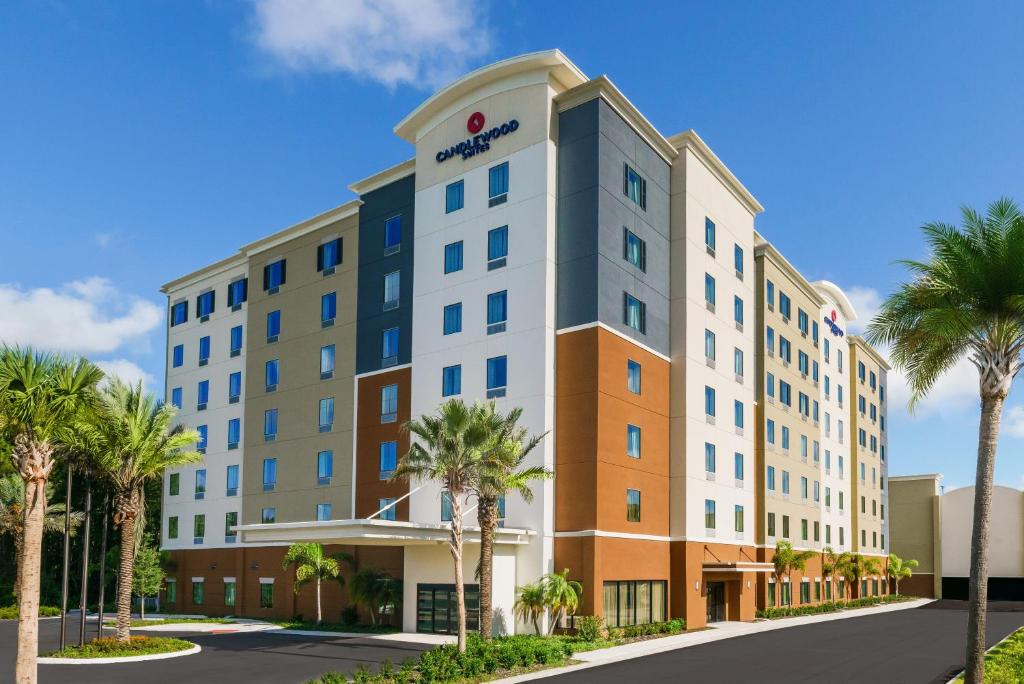 Candlewood Suites - Orlando - Lake Buena Vista an IHG Hotel - main image