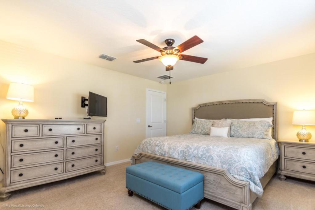 Picture Renting Your Own Luxury Home on the Exclusive Storey Lake Resort close to Disney Orlando Townhome 2718 - image 5