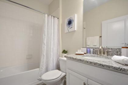 Luxury 5 bedroom suites 5 minutes from Disney - image 5