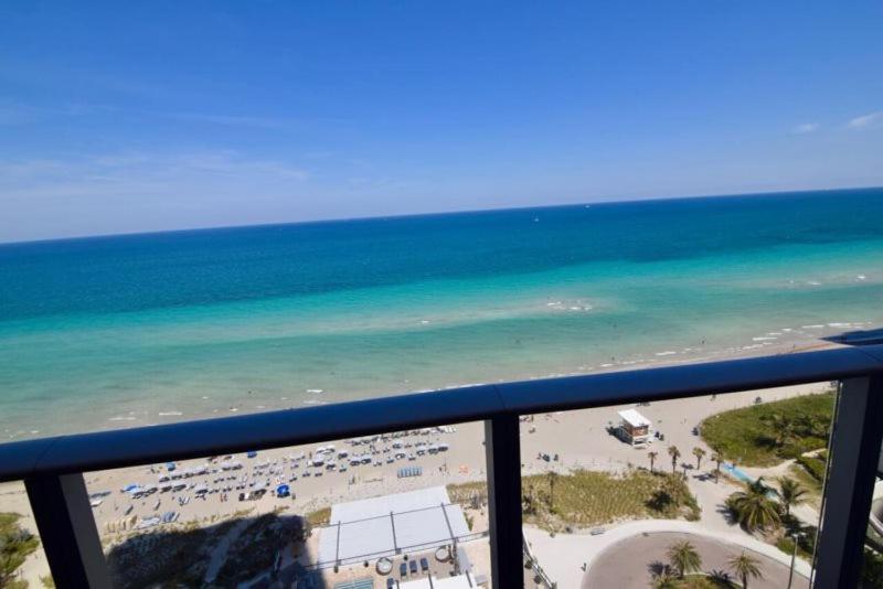 Amazing Oceanfront 3Bed 3 Bath on the Beach - Hyde 1101 - main image