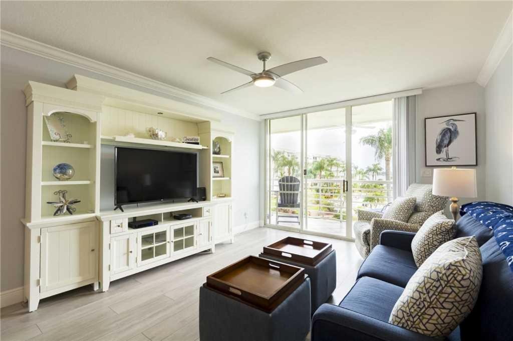 Bahia Vista 11-337 2 Bedrooms Views Heated Pool Sleeps 6 - main image