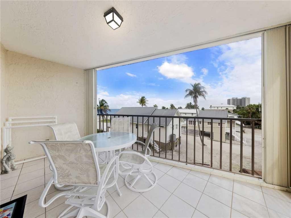 Pelican Watch 208 Sleeps 4 2 Bedrooms Beach Front Pool Elevator WiFi - main image