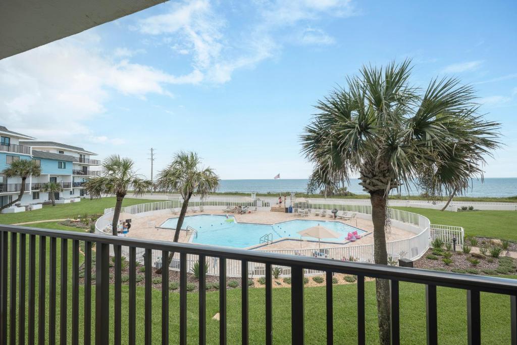 Sea Dancer 210 2BR Beach Front Pool Wi-Fi Sleeps 6 - main image