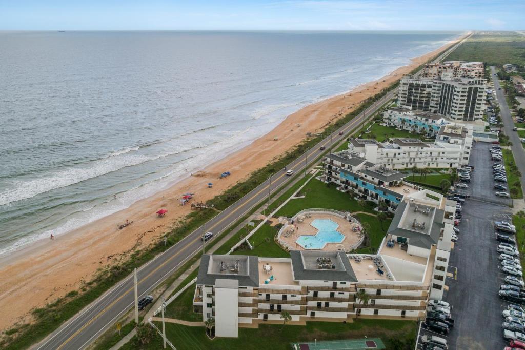 Sea Dancer 210 2BR Beach Front Pool Wi-Fi Sleeps 6 - image 3