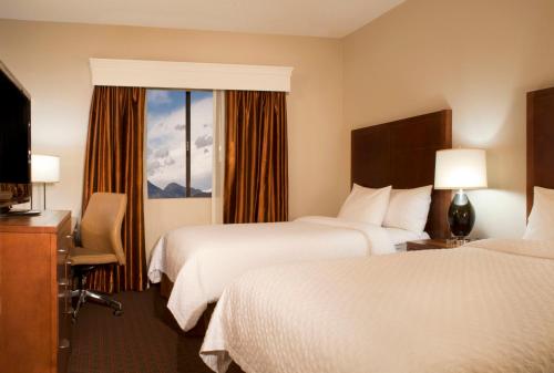 Embassy Suites by Hilton Flagstaff - image 2