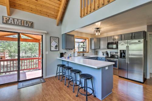 Modern Munds Park Home with Loft Deck and Fire Pit - image 4