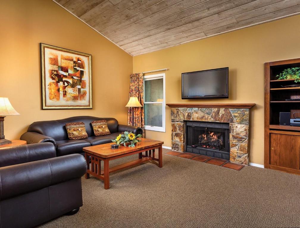 Resort Condos in Charming Mountain Town of Flagstaff - image 7