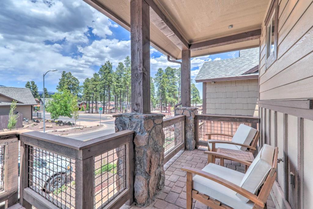 Modern Retreat about 3 Mi to Downtown Flagstaff! - main image