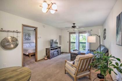 Pet-Friendly Condo Less Than 1 Mile to Hikes and Golf