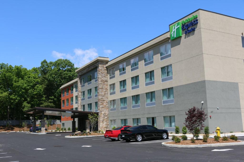 Holiday Inn Express & Suites - Hendersonville SE - Flat Rock an IHG Hotel - main image