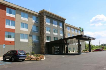 Holiday Inn Express & Suites - Hendersonville SE - Flat Rock an IHG Hotel - image 9