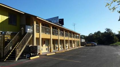 Carefree Inn Flatonia Flatonia Texas