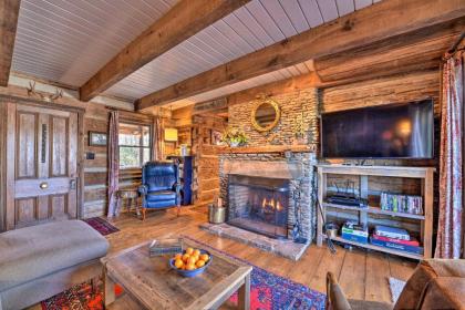 Rustic Courage Cabin with Mountain and River View - image 8