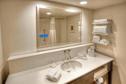 Hampton Inn and Suites Asheville Airport - image 10