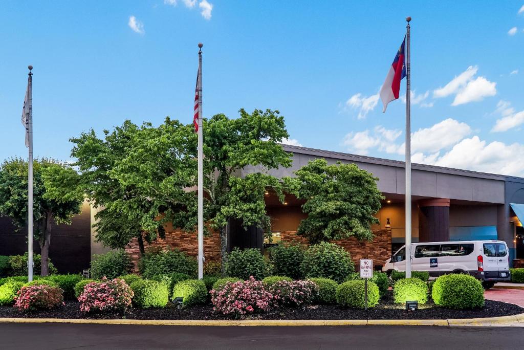 Clarion Inn Asheville Airport - main image