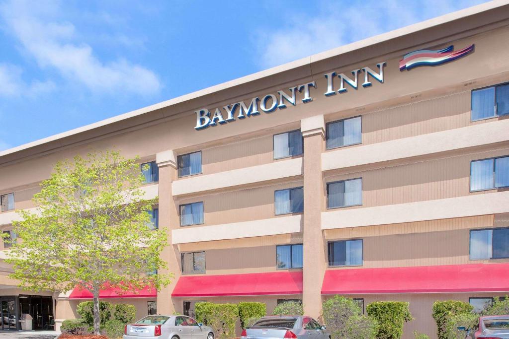 Baymont by Wyndham Flint - main image