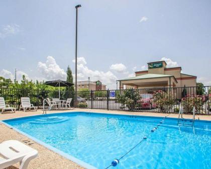 Quality Inn Florence Muscle Shoals - image 13