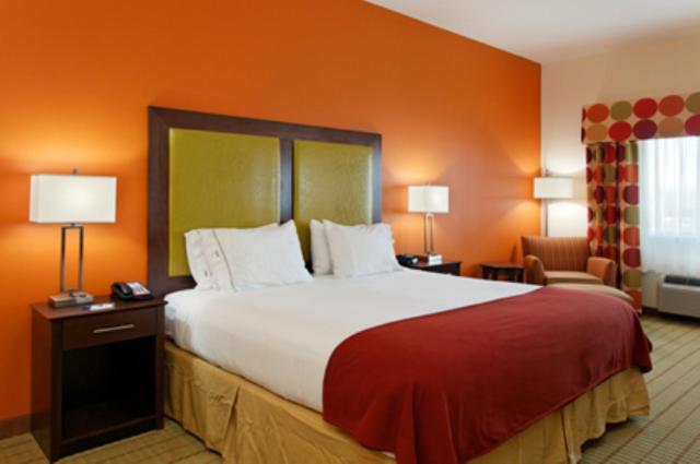 Holiday Inn Express Florence Northeast an IHG Hotel - image 3