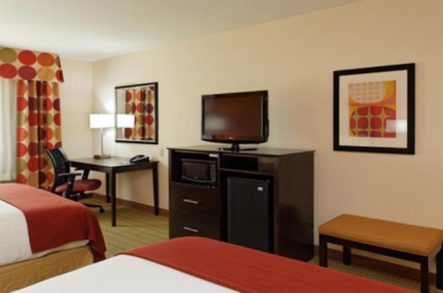 Holiday Inn Express Florence Northeast an IHG Hotel - image 4