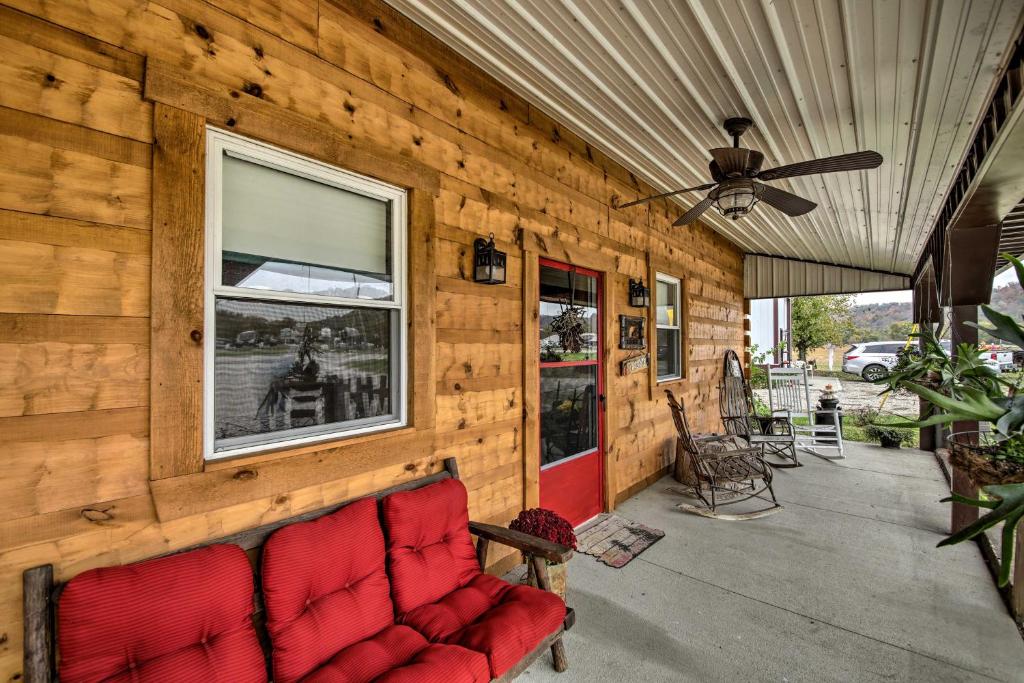 The Bovard Lodge Rustic Cabin Near Ohio River! - image 2