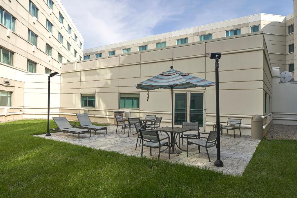 Hilton Cincinnati Airport - image 6