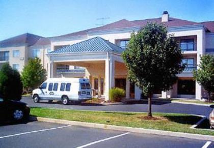 Courtyard Cincinnati Airport South/Florence - image 1