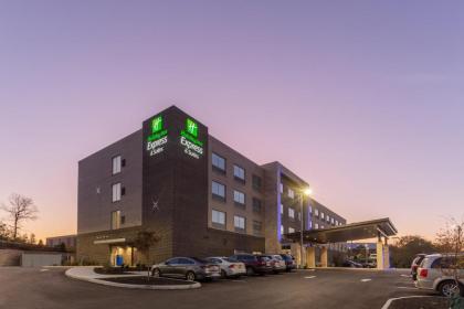 Holiday Inn Express & Suites - Florence - Cincinnati Airport an IHG Hotel - image 2