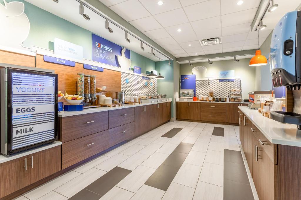 Holiday Inn Express & Suites - Florence - Cincinnati Airport an IHG Hotel - image 5