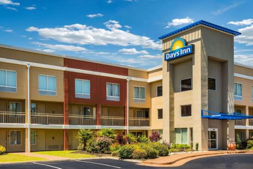 Days Inn by Wyndham Florence Near Civic Center - main image